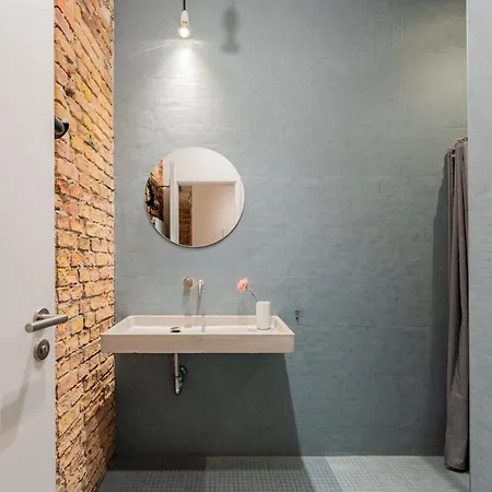 Spacious In Kreuzberg Apartment