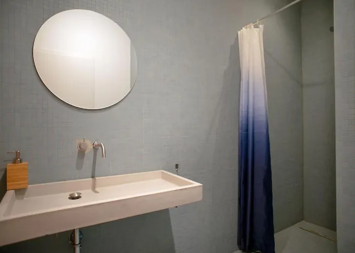 Spacious In Kreuzberg Διαμέρισμα *