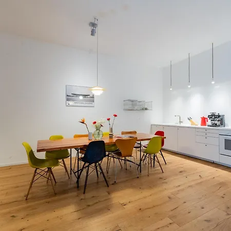 Spacious In Kreuzberg Apartament