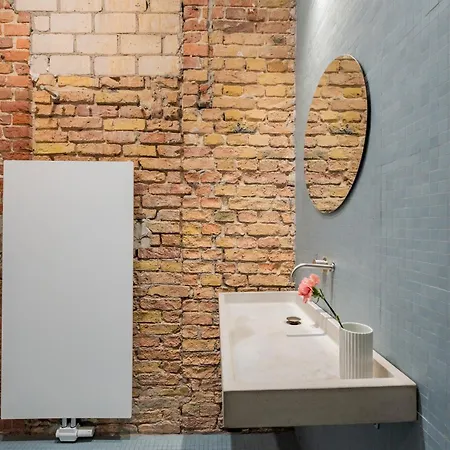 Spacious In Kreuzberg Apartament